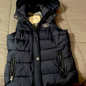 Like new puffer vest